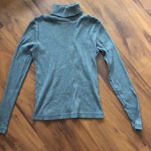 Turtle neck shirt